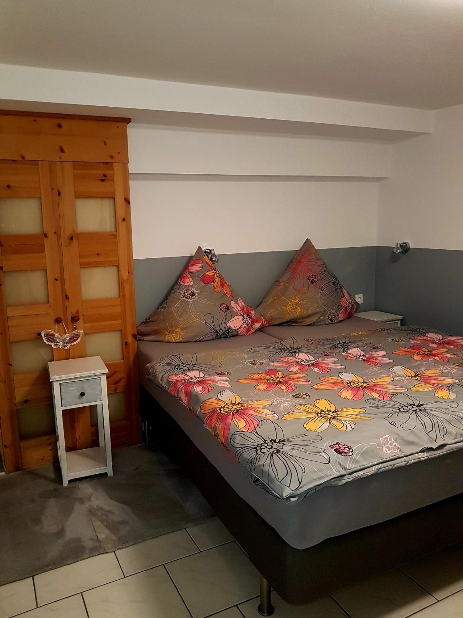 Apartamento Eulennest Im Souterrain Elten Exterior foto